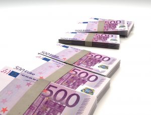 money finance bills 500 300x228 Dofinansowanie dla firm z województwa małopolskiego